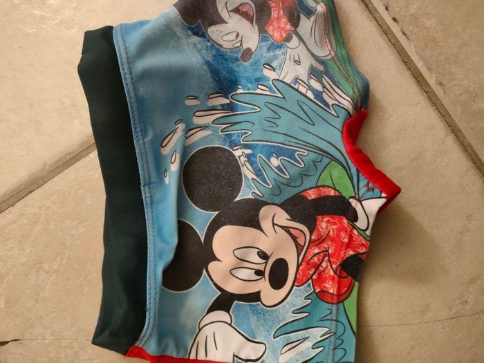 Short de bain Disney taille 3 ans - photo numéro 1