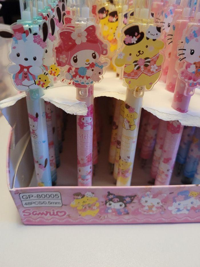 Stylo aux choix kuromi hello kitty cinnamoroll pompompurin kuromi my melody - photo numéro 2