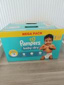 Couches Pampers Baby Dry taille 2