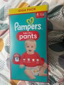 Couches Pampers giga pack taille 4