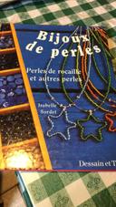 Livre bijoux de perles très bon état