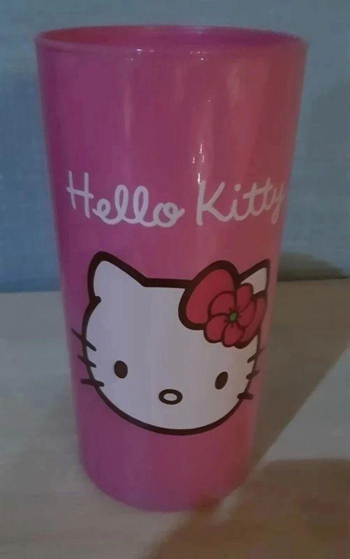 verre hello kitty rose