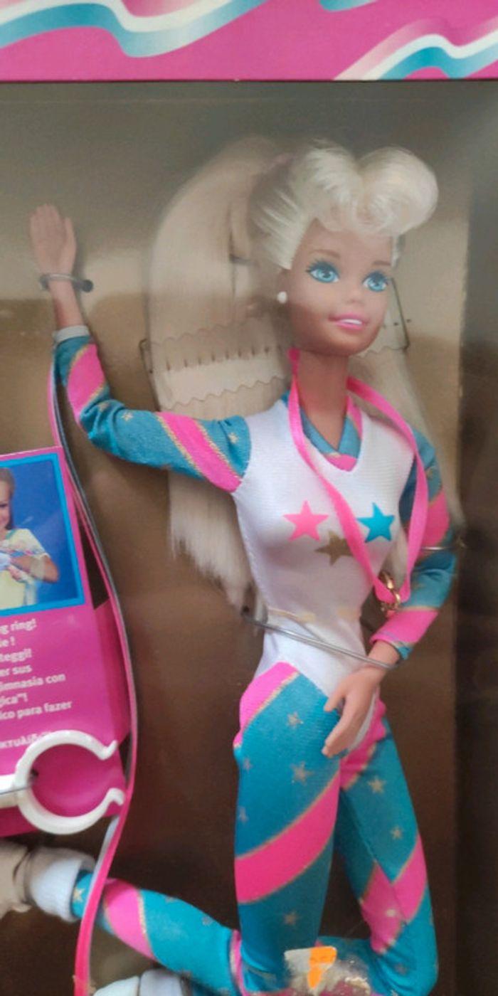 Barbie gymnaste Mattel 15821 - photo numéro 2