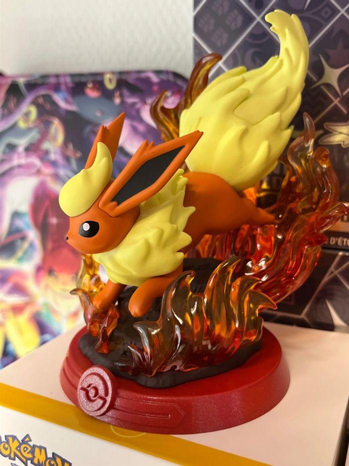 🔥 [PRO] Magnifique Duo de figurines Pyroli et Voltali Pokémon  neuve - boutique pro - Funism - photo numéro 19