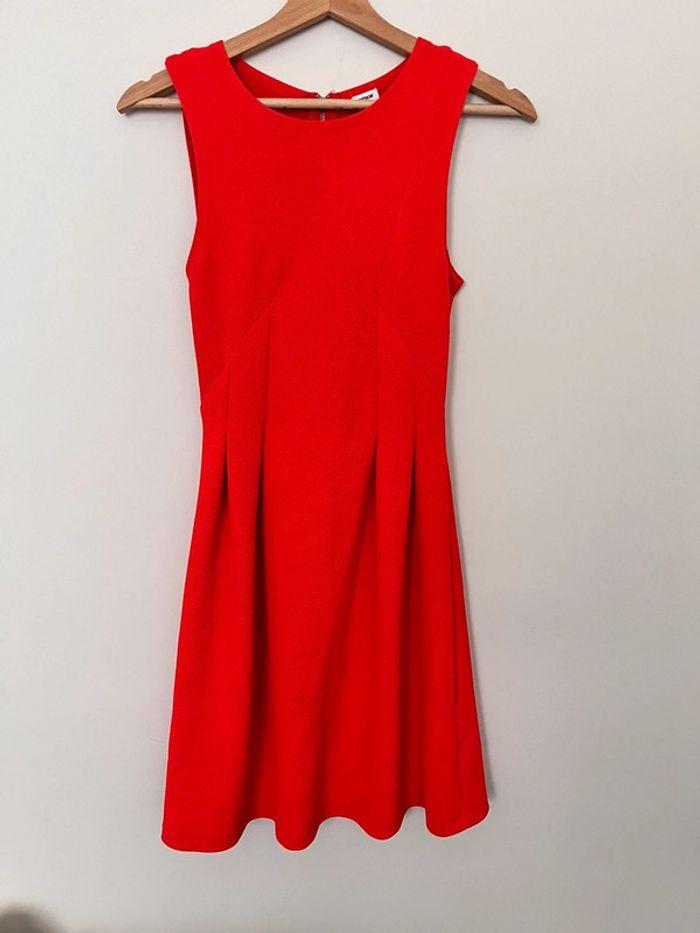 Robe rouge taille S/36 - photo numéro 1