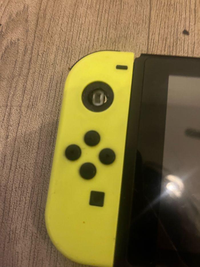 Switch + accessoires - photo numéro 3