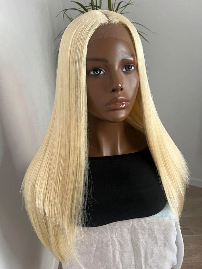 Perruque blonde lisse avec lace frontal - photo numéro 7