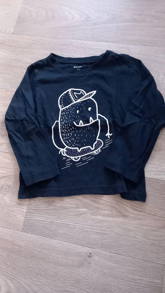 T-shirt à manches longues avec un dessin de monstre dessus - photo numéro 1