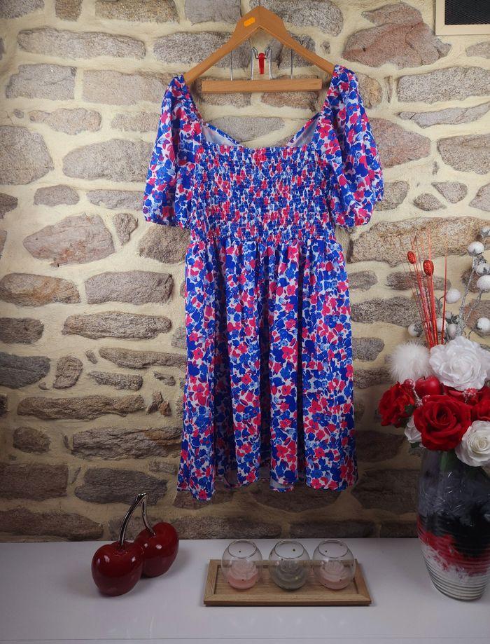 Robe encolure cœur manches bouffantes multicolore Femme taille 54 marque PrettyLittlething 🛍 - photo numéro 3