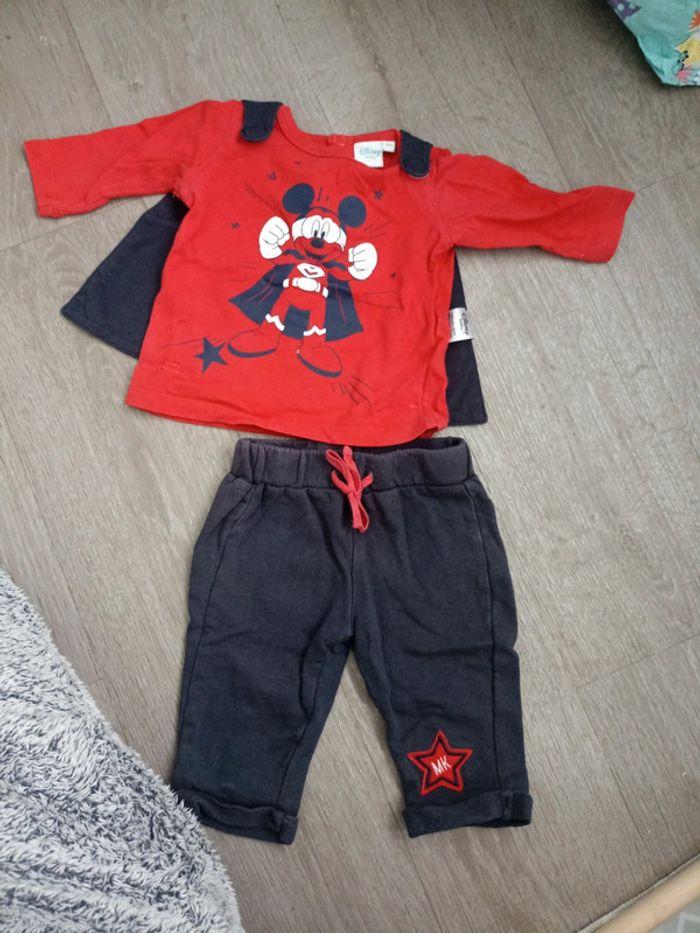 Tenue Mickey - photo numéro 1