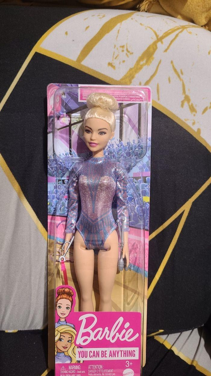 Poupée barbie gymnaste - photo numéro 1