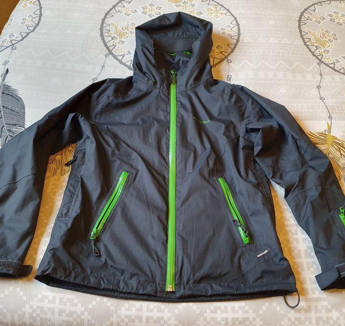 Veste coupe vent quechua de taille 12ans - photo numéro 1