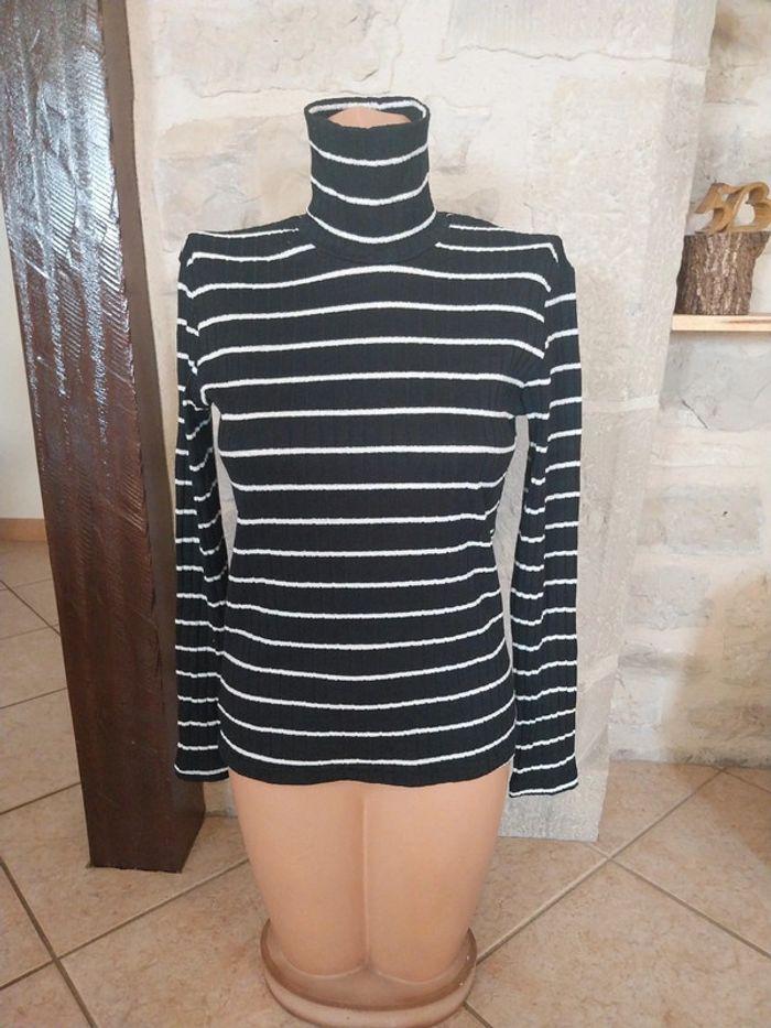 Pull femme col roulé taille S noir et blanc en tres bon etat - photo numéro 4