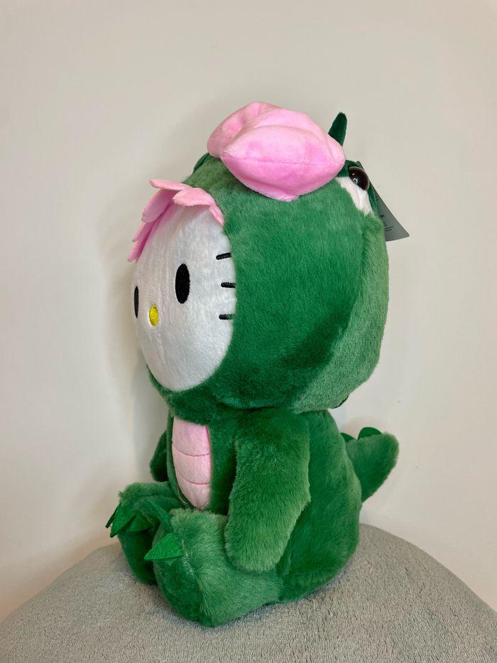 Peluche Sanrio Hello Kitty dinosaure + Calendrier de l’Avent de noël Sanrio - photo numéro 9