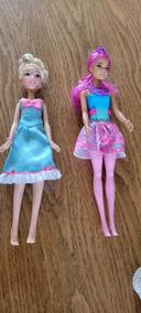 Lot 2 barbies princesses Disney