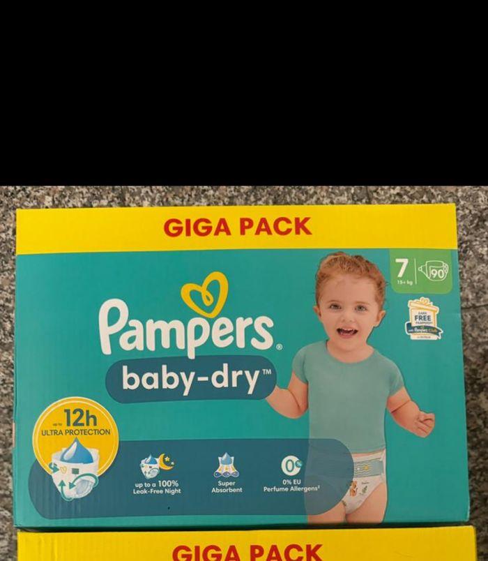 1 paquet de couches Pampers taille 7