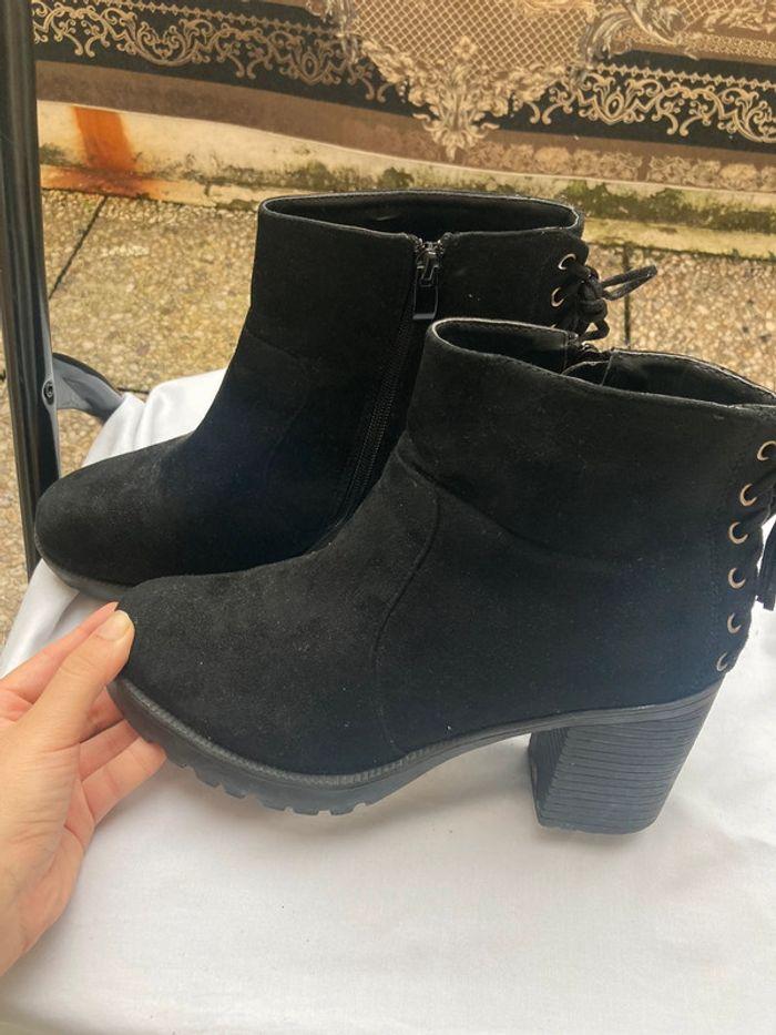 Bottines noires en daim taille 39 - photo numéro 2