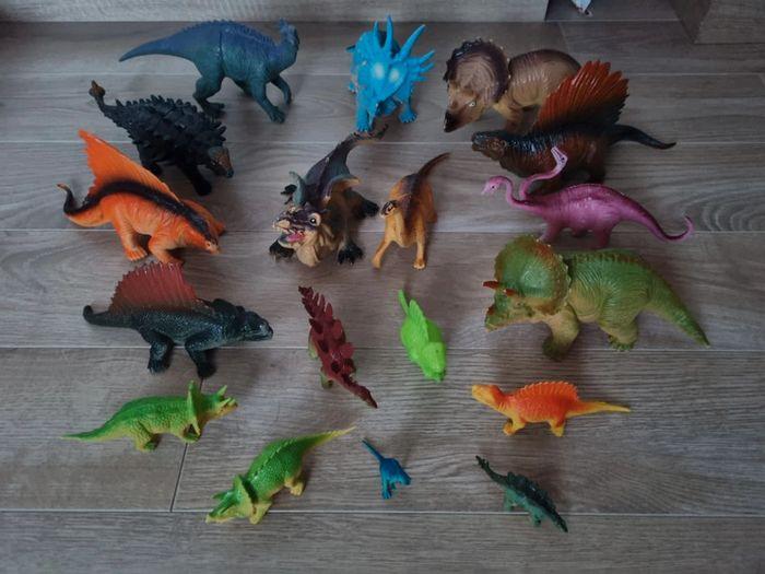 Gros lot de dinosaures - photo numéro 3