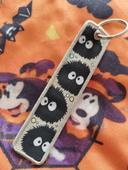 Porte clé tissu rectangulaire susuwatari

Noiraudes Ghibli Chihiro