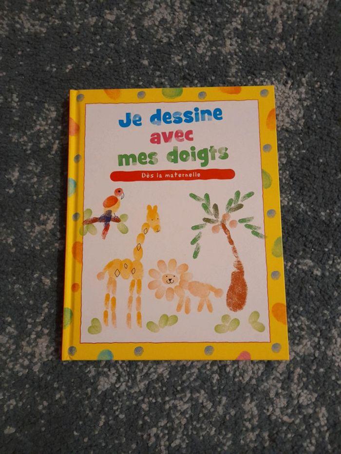 Je dessine avec mes doigts - photo numéro 1