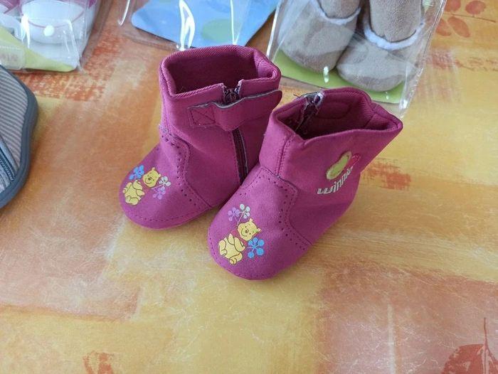 3 paires de chaussures et 1 paire de chaussons bébé - photo numéro 3