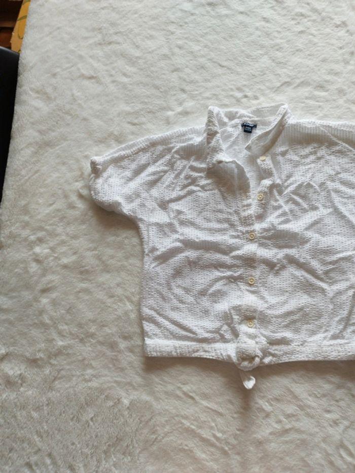 Chemise chemisier manche courte a bouton marque Kiabi taille 8ans blanc - photo numéro 2