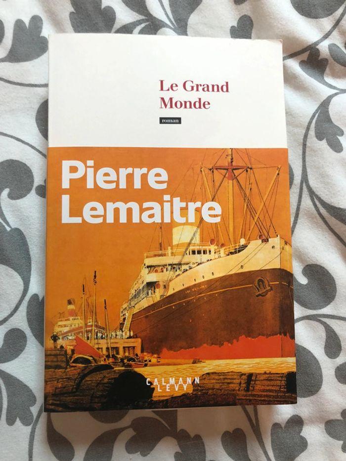 Livre Le grand monde de Pierre Lemaitre - photo numéro 1