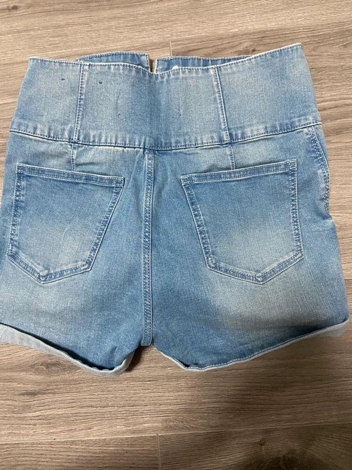 Short en jean bleu - photo numéro 2