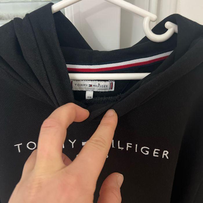 Pull Tommy finger véritable couleur noir, taille 8 ans - photo numéro 2