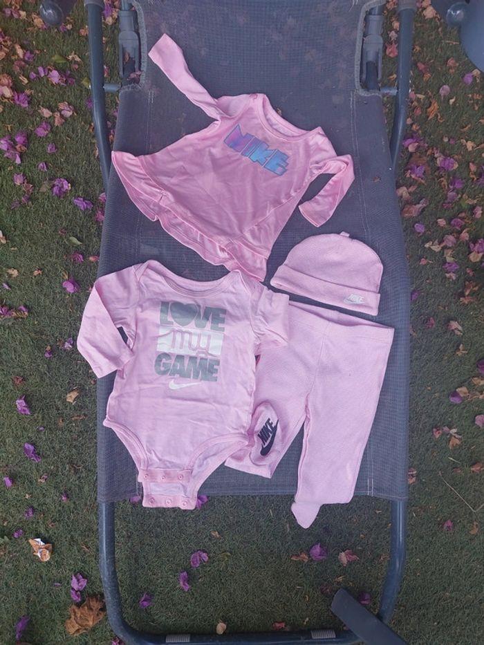 Lot 5  pièces  bodies robe dri fit  pantalon bonnet  nike rose - photo numéro 3