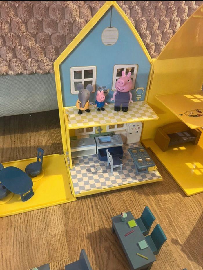 Maison De Luxe Peppa Pig Pliable + Voiture et école - photo numéro 4