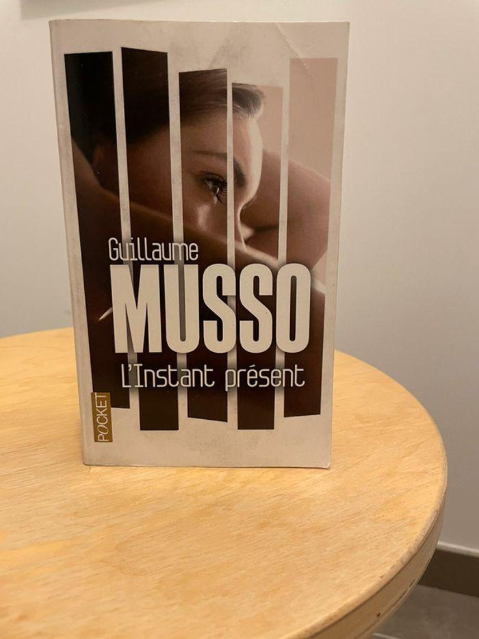 L’instant présent Guillaume Musso - photo numéro 1