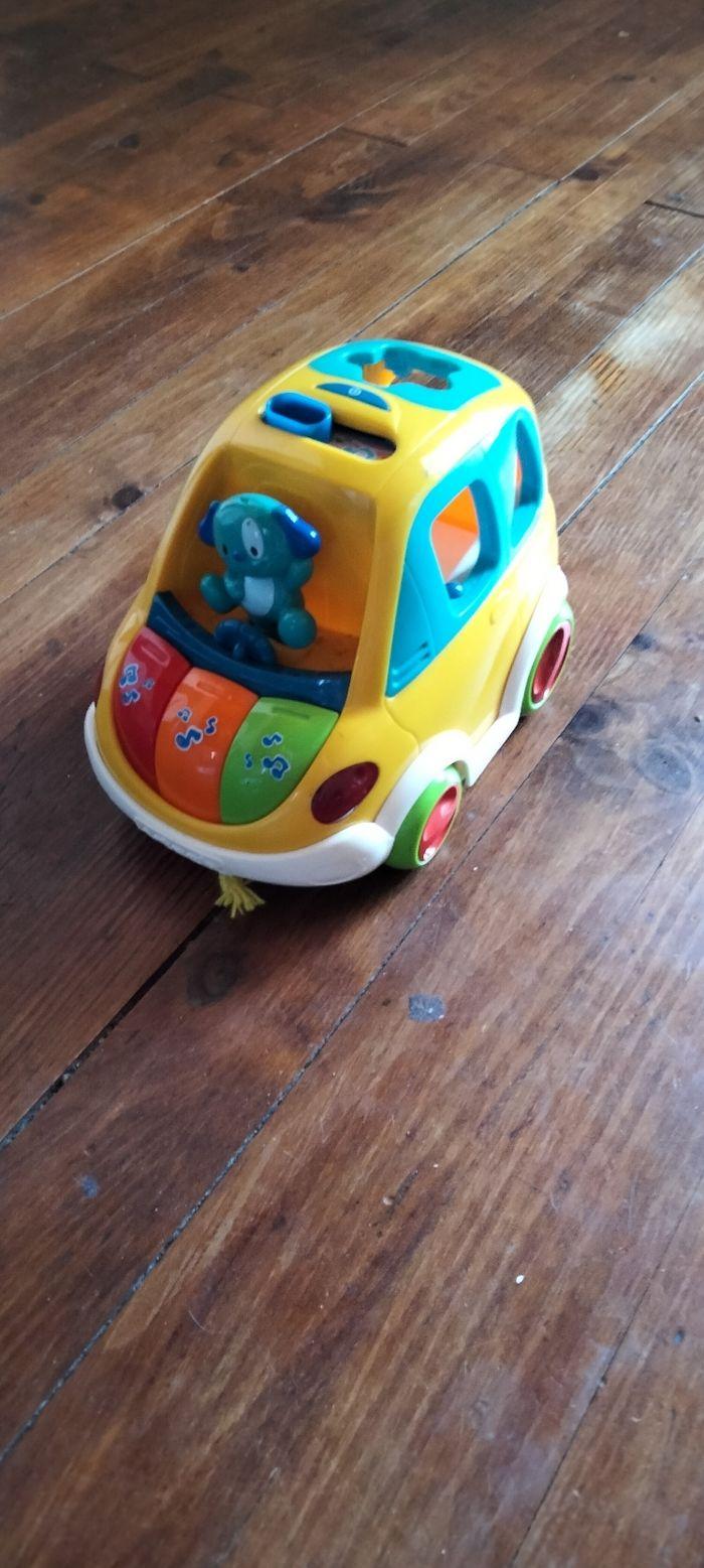 Voiture qui fait de la musique