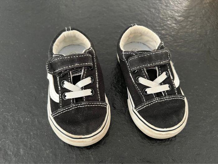 Basket noir et blanche bébé style Vans 19 - photo numéro 1