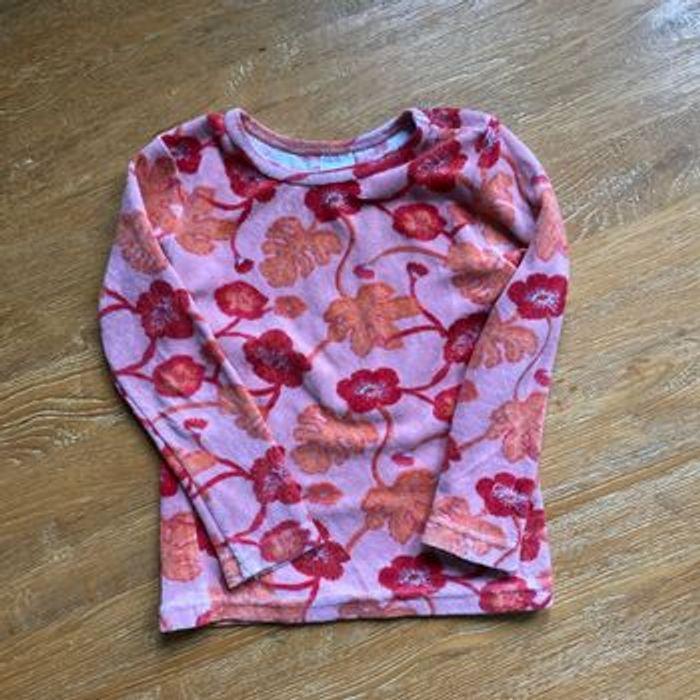 Pull en velours saumon avec imprimé fleuri orange et rouge taille 92