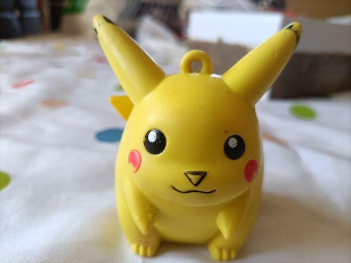 Pikachu en résine 7 cm de haut - photo numéro 1