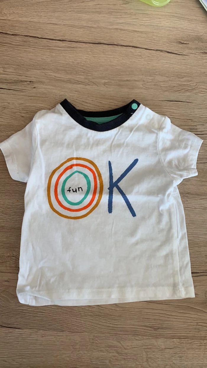 Ensemble Kiabi, 3 mois, en très bon état : tee-shirt + salopette - photo numéro 2