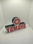 Logo figurine yamaha rouge