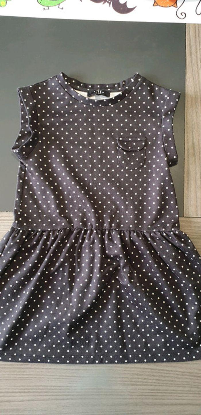 Robe à pois 4/5ans - photo numéro 1