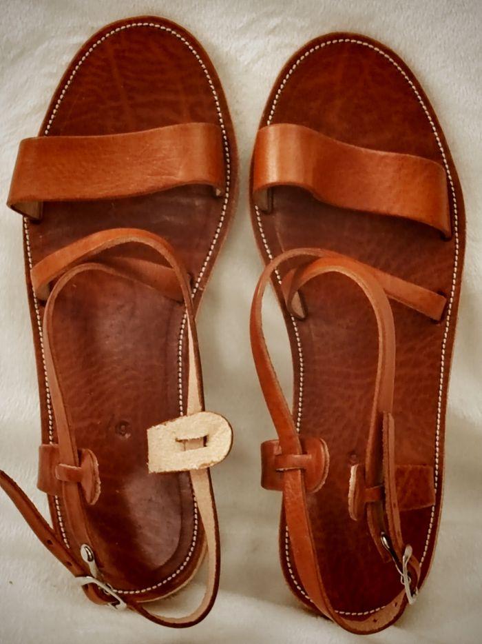 Jolie sandale nu-pied en véritable cuir souple camel - photo numéro 2