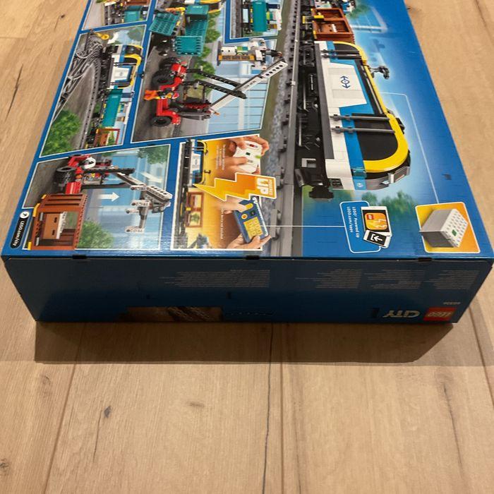 Lego City 60336 Le train de marchandises - photo numéro 3