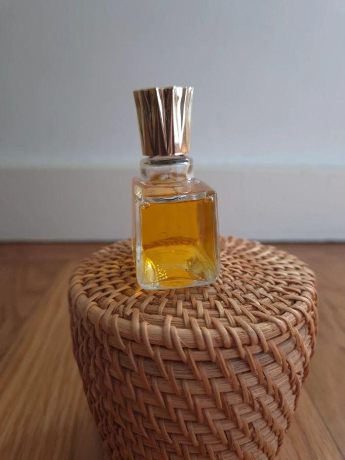 Miniature de parfum
"Charme" de Galimard, 25 ml - photo numéro 10