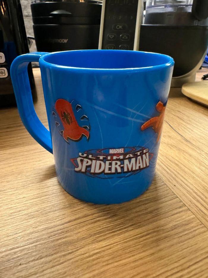 Mug en plastique Spiderman - photo numéro 1