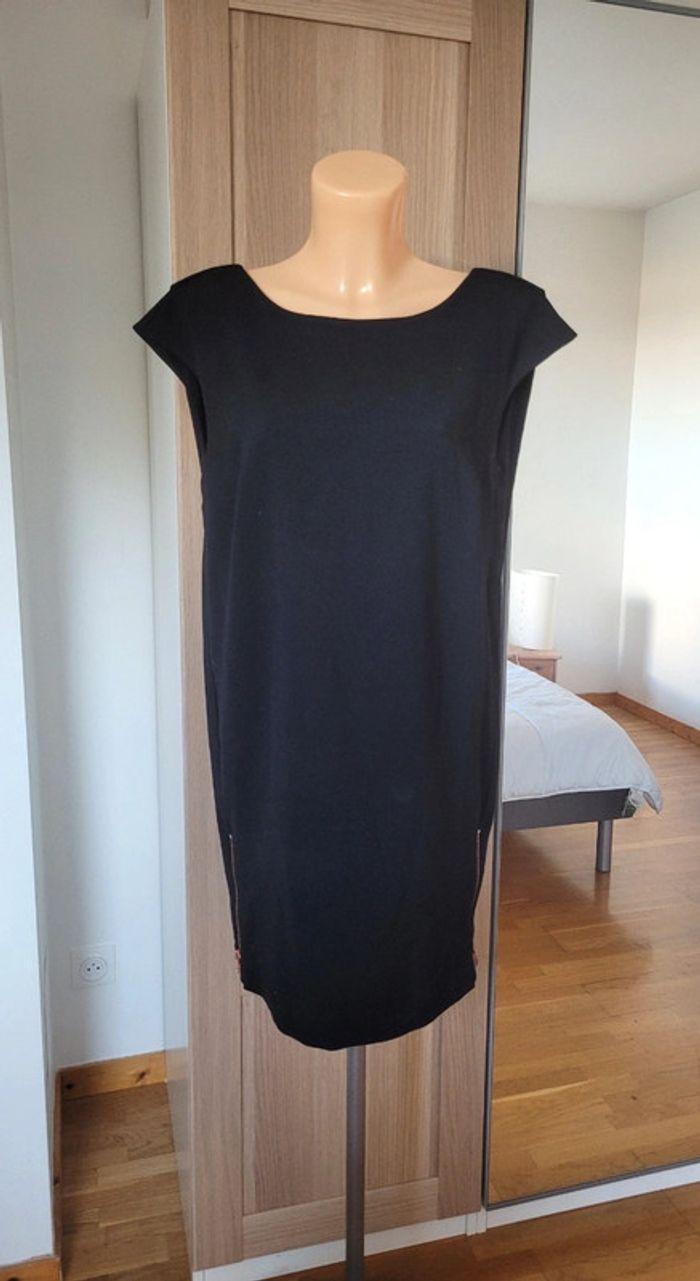 Robe noire taille 36 - photo numéro 1