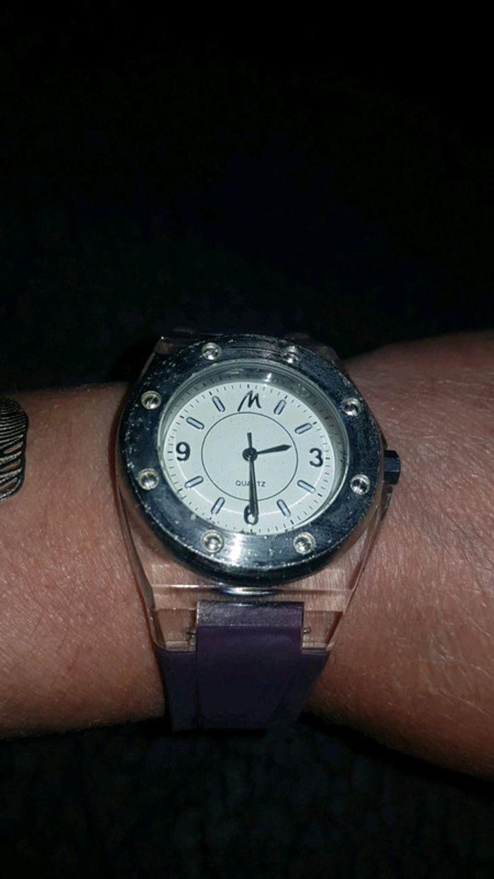 Montre violette - photo numéro 1