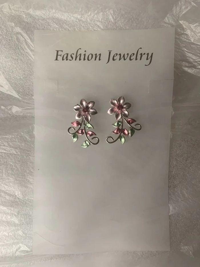 Paire de boucles d’oreille fantaisie - photo numéro 1