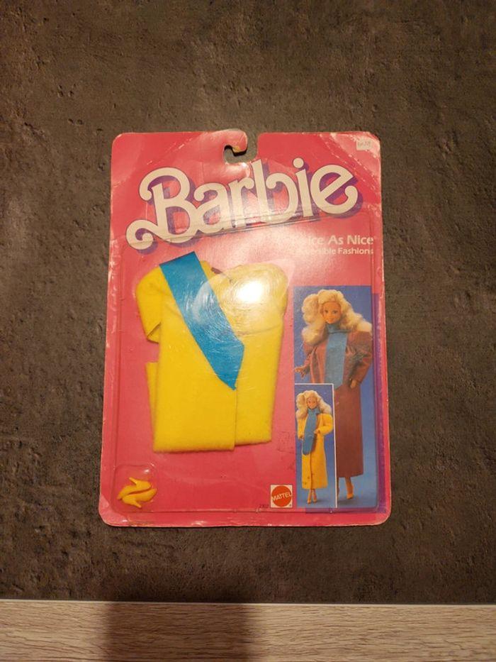 Blister tenue barbie Mattel 2302 - photo numéro 1