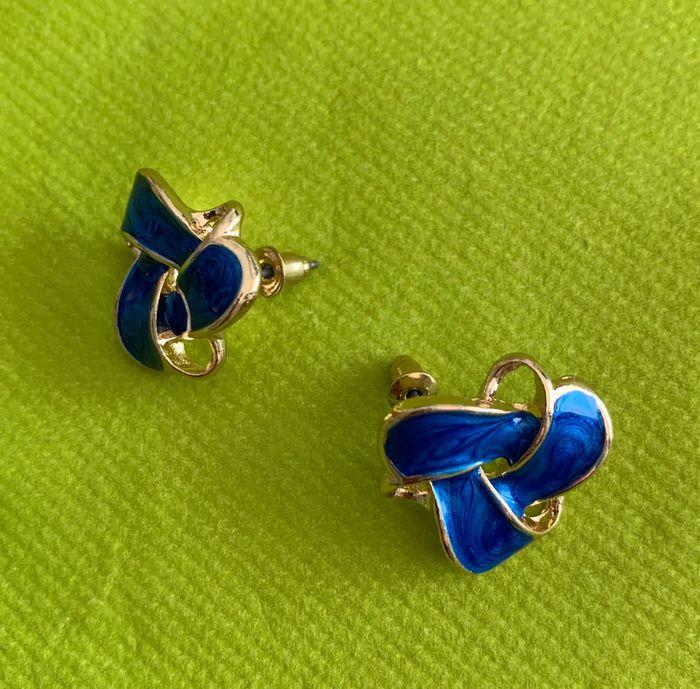 Boucles d’oreilles torsadées bleues en alliage doré - photo numéro 2