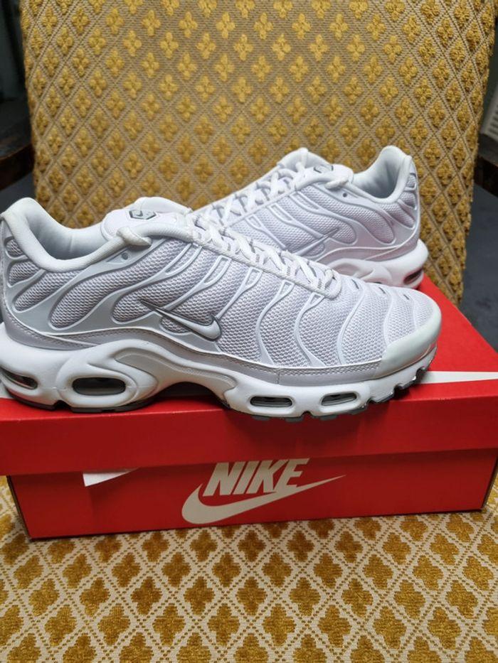 Nike Air Max Plus Triple White - photo numéro 1