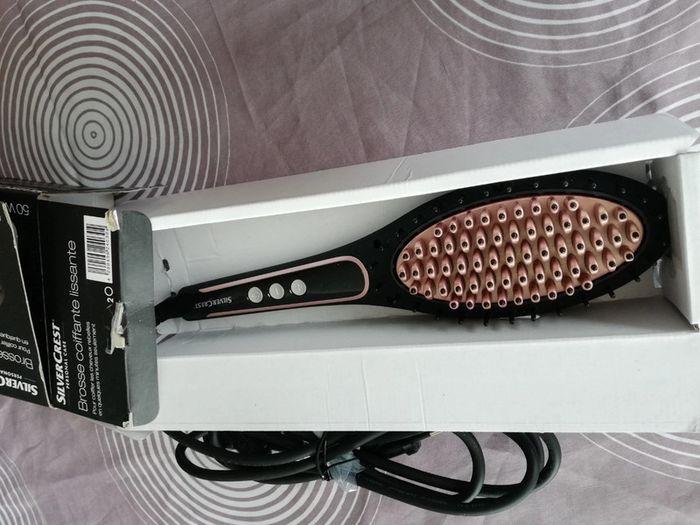 Brosse coiffante lissante neuve - photo numéro 6